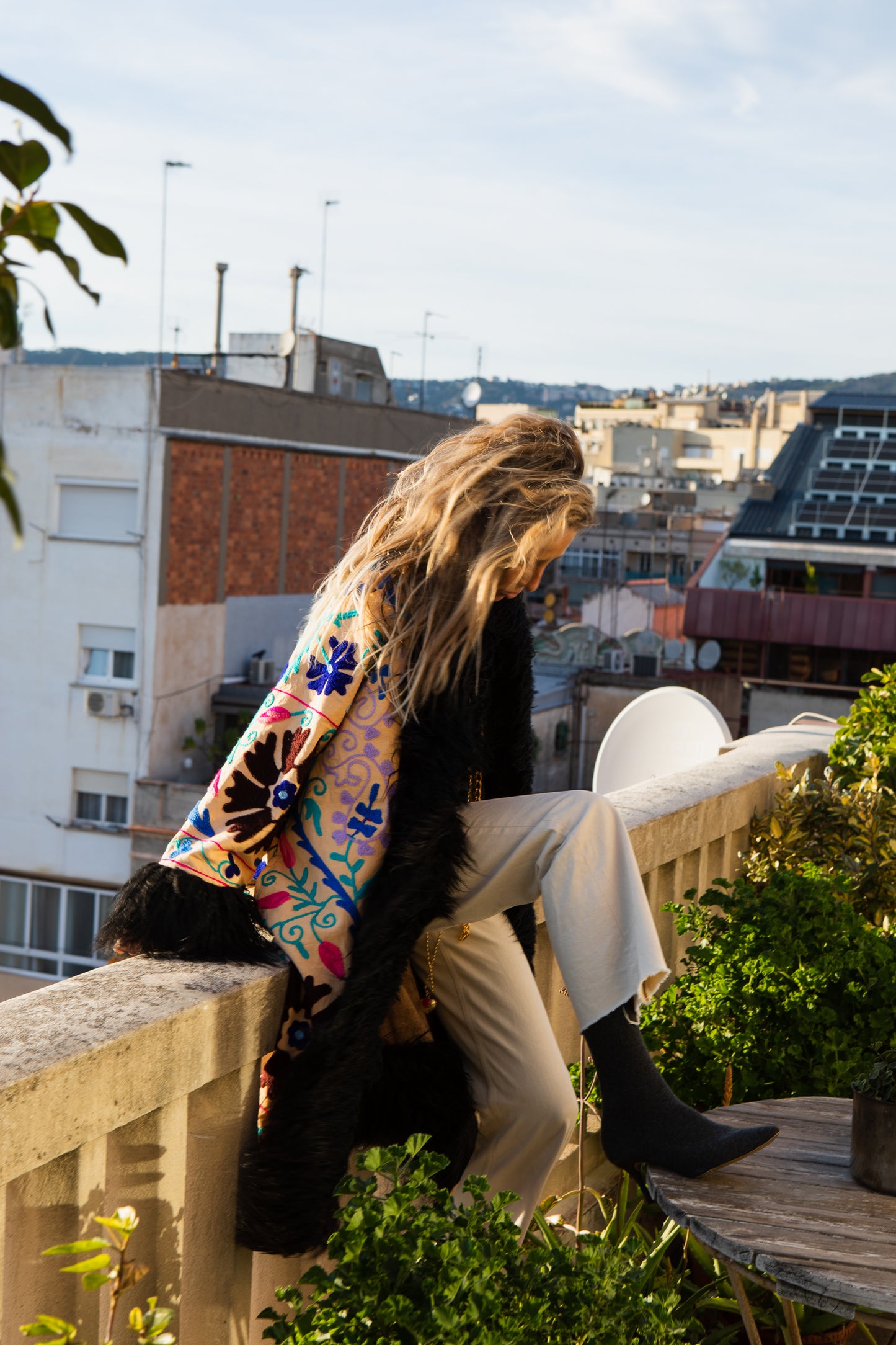 Suzany Long Limited Edition Crema Black Coat