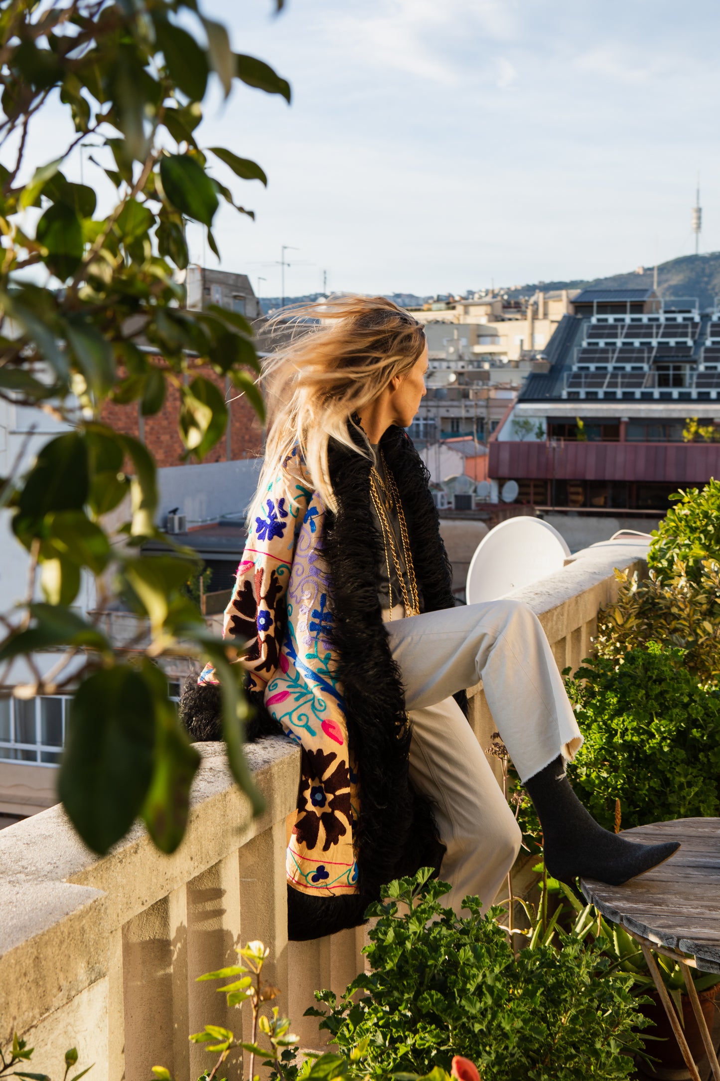 Suzany Long Limited Edition Crema Black Coat
